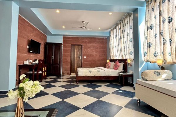 Lake View Junior Suite Room