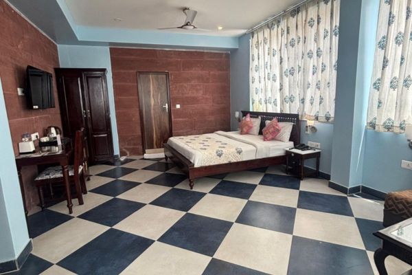 Lake View Junior Suite Room